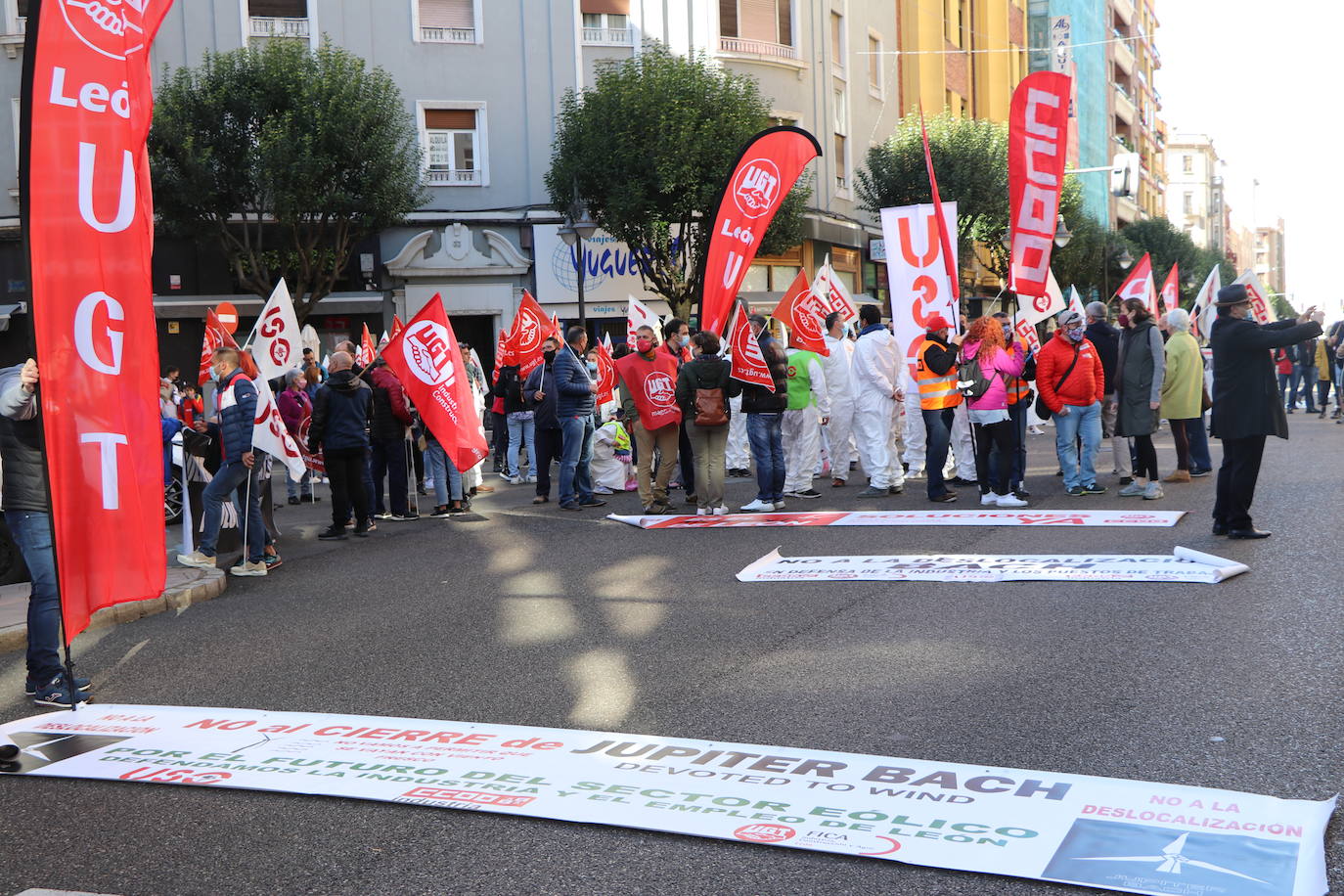 Reclaman que no haya deslocalización de sus puestos de trabajo y que no se siga adelante con la desindustrialización de León.