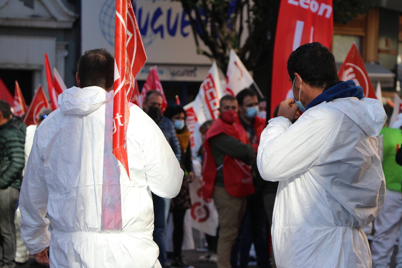 Reclaman que no haya deslocalización de sus puestos de trabajo y que no se siga adelante con la desindustrialización de León.