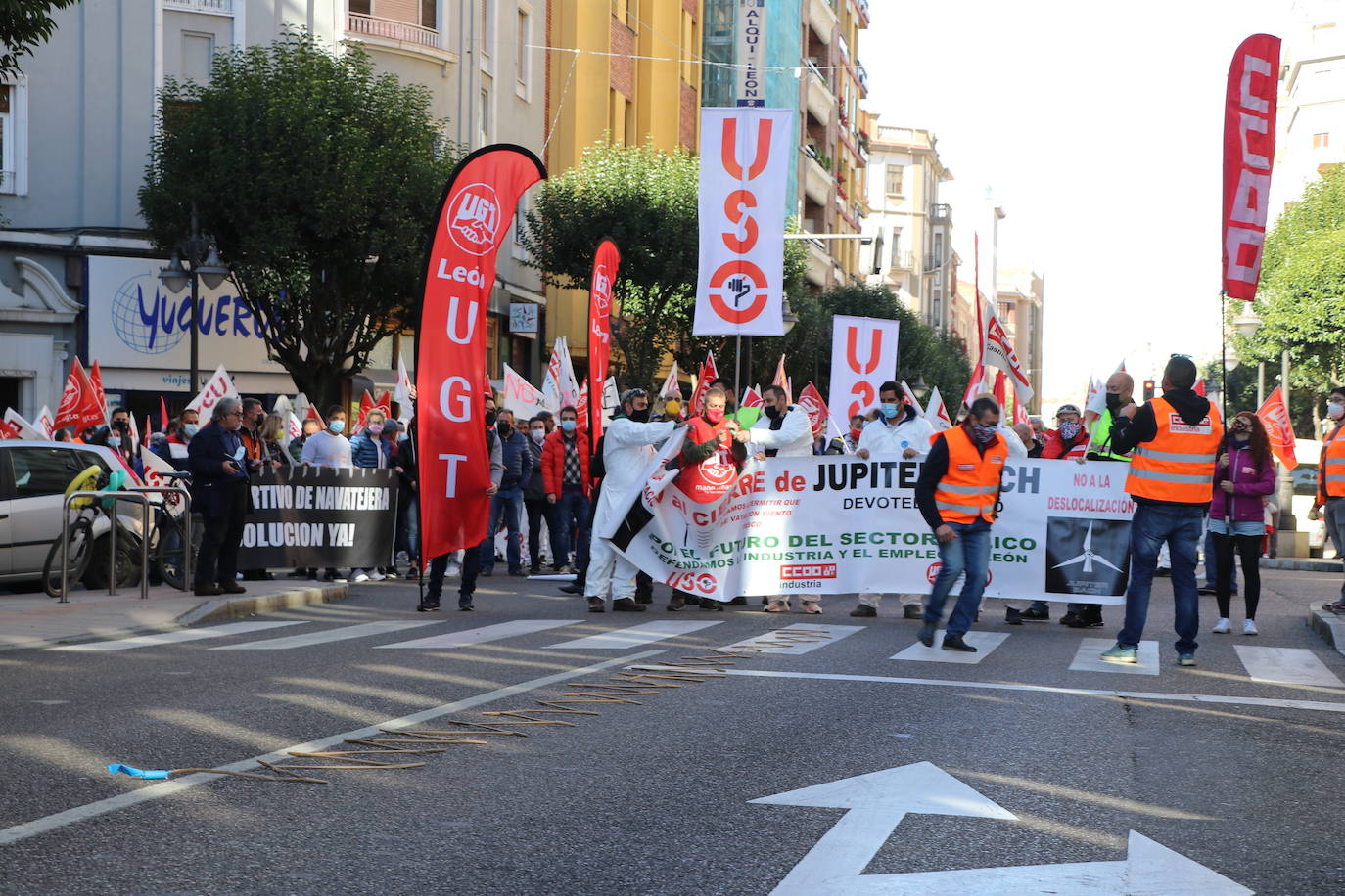 Reclaman que no haya deslocalización de sus puestos de trabajo y que no se siga adelante con la desindustrialización de León.