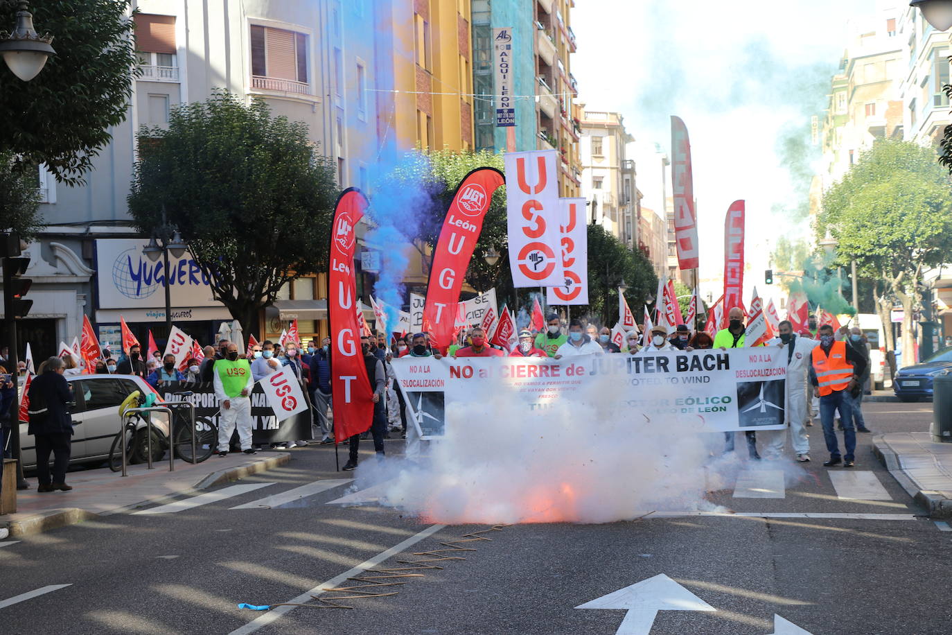 Reclaman que no haya deslocalización de sus puestos de trabajo y que no se siga adelante con la desindustrialización de León.