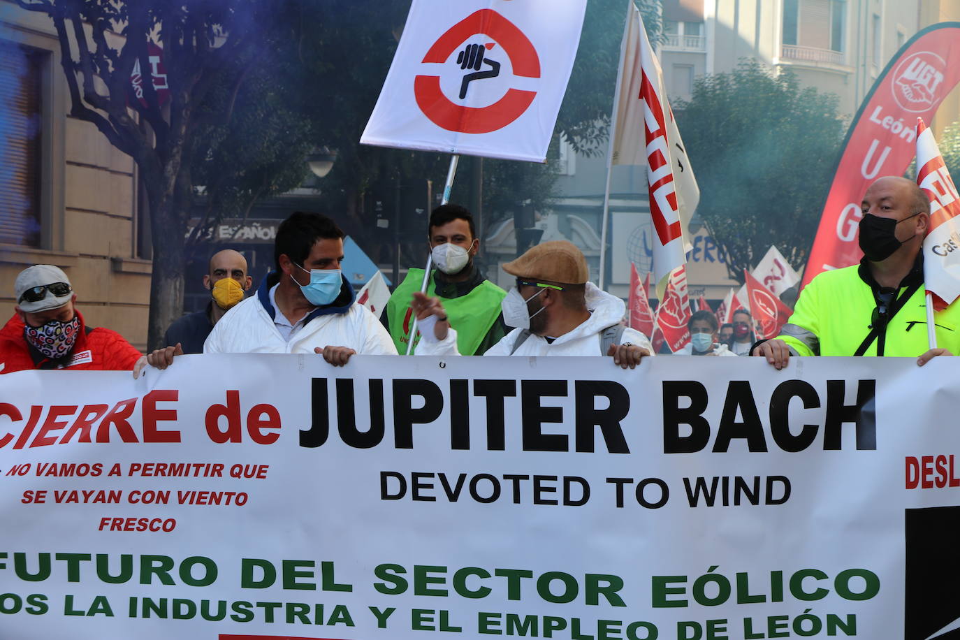 Reclaman que no haya deslocalización de sus puestos de trabajo y que no se siga adelante con la desindustrialización de León.