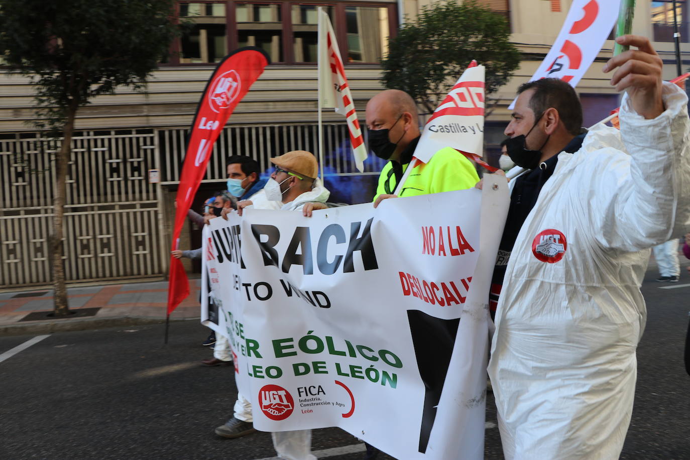 Reclaman que no haya deslocalización de sus puestos de trabajo y que no se siga adelante con la desindustrialización de León.
