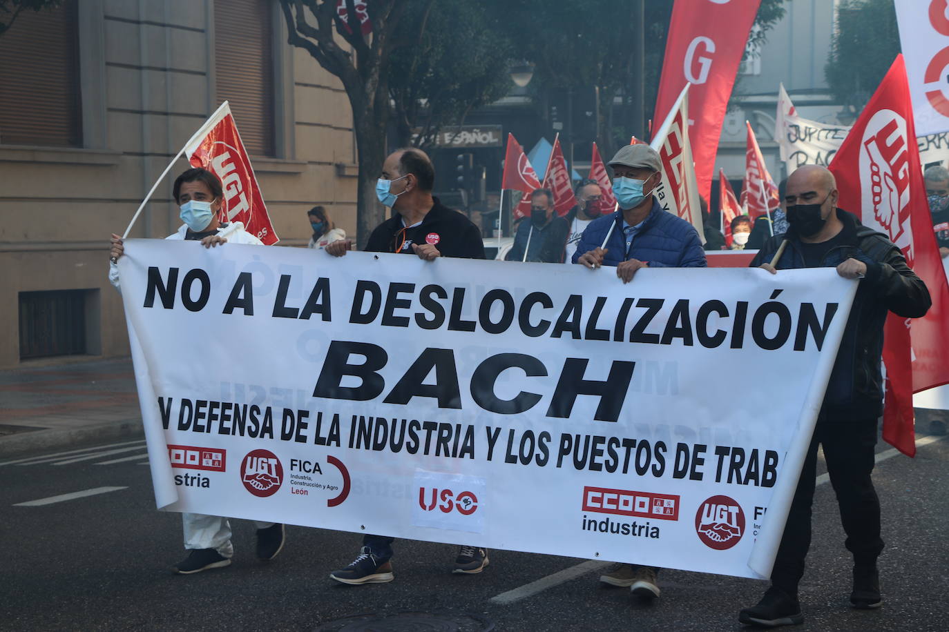 Reclaman que no haya deslocalización de sus puestos de trabajo y que no se siga adelante con la desindustrialización de León.