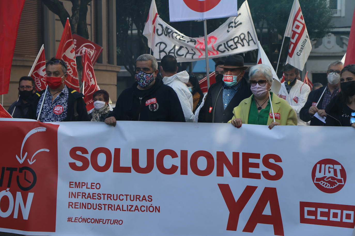 Reclaman que no haya deslocalización de sus puestos de trabajo y que no se siga adelante con la desindustrialización de León.