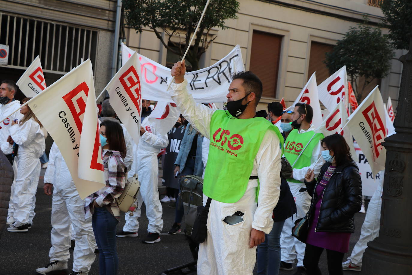 Reclaman que no haya deslocalización de sus puestos de trabajo y que no se siga adelante con la desindustrialización de León.