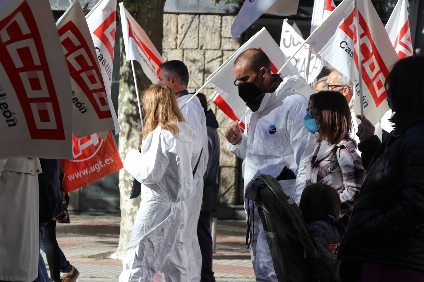 Reclaman que no haya deslocalización de sus puestos de trabajo y que no se siga adelante con la desindustrialización de León.