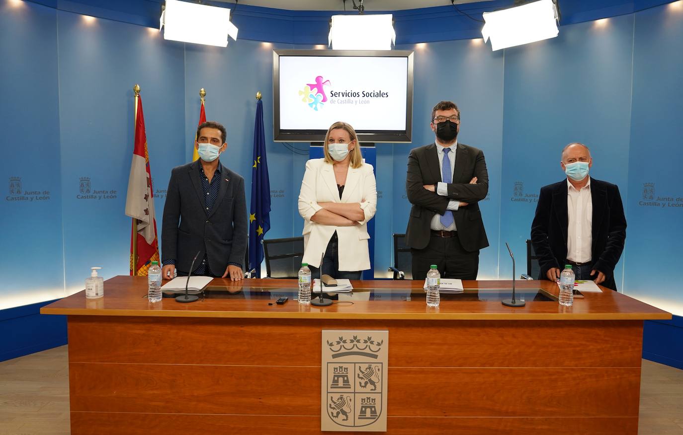 La consejera de Familia e Igualdad de Oportunidades, Isabel Blanco, preside la reunión de Renta Garantizada de Ciudadanía dentro del marco del Diálogo Social. 