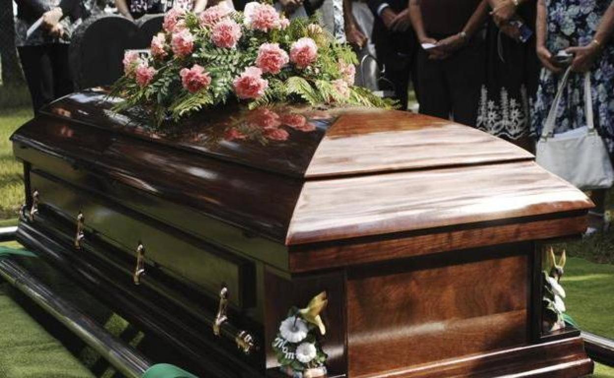 ¿Cuánto cuesta un entierro en León?