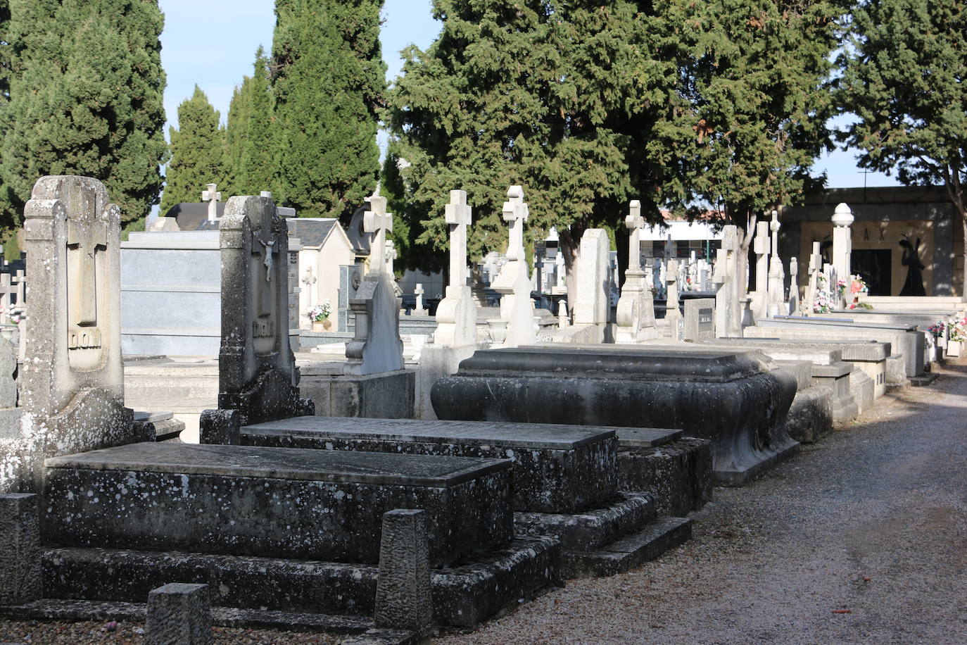 La festividad volverá a llevar hasta el camposanto leonés a un buen número de familiares y amigos de los difuntos.