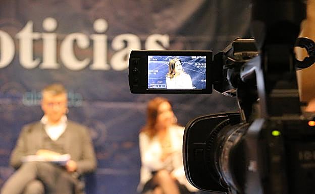 Galería. Un instante del encuentro promovido por leonoticias y celebrado en el Palacio Conde Luna de l capital. 