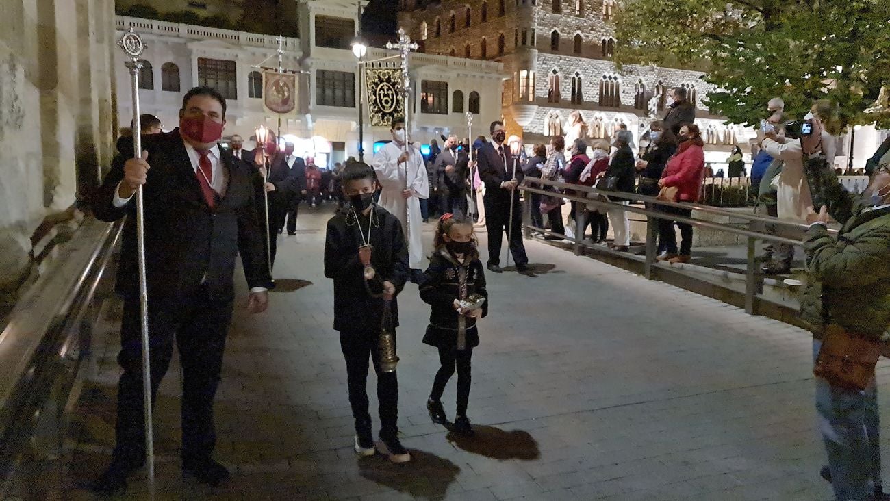 La parroquia de San Marcelo, en colaboración con la Hermandad de Santa Marta y de la Sagrada Cena y la Cofradía de las Siete Palabras de Jesús en la Cruz, procesiona al santo cuyos restos reposan en la iglesia a la que da nombre en un emotivo acto seguido por numeroso público. 