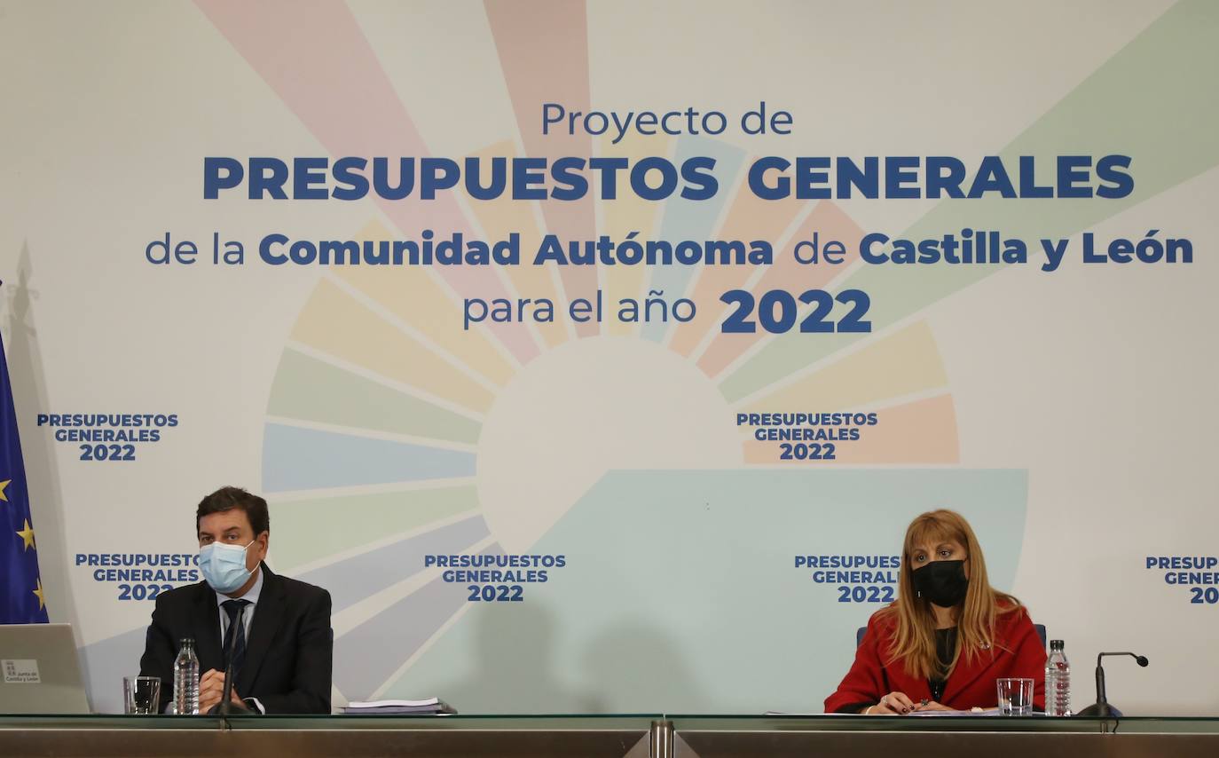 El consejero de Economía y Hacienda, Carlos Fernández Carriedo, analiza en rueda de prensa el Proyecto de Presupuestos Generales de la Comunidad de Castilla y León para el año 2022.