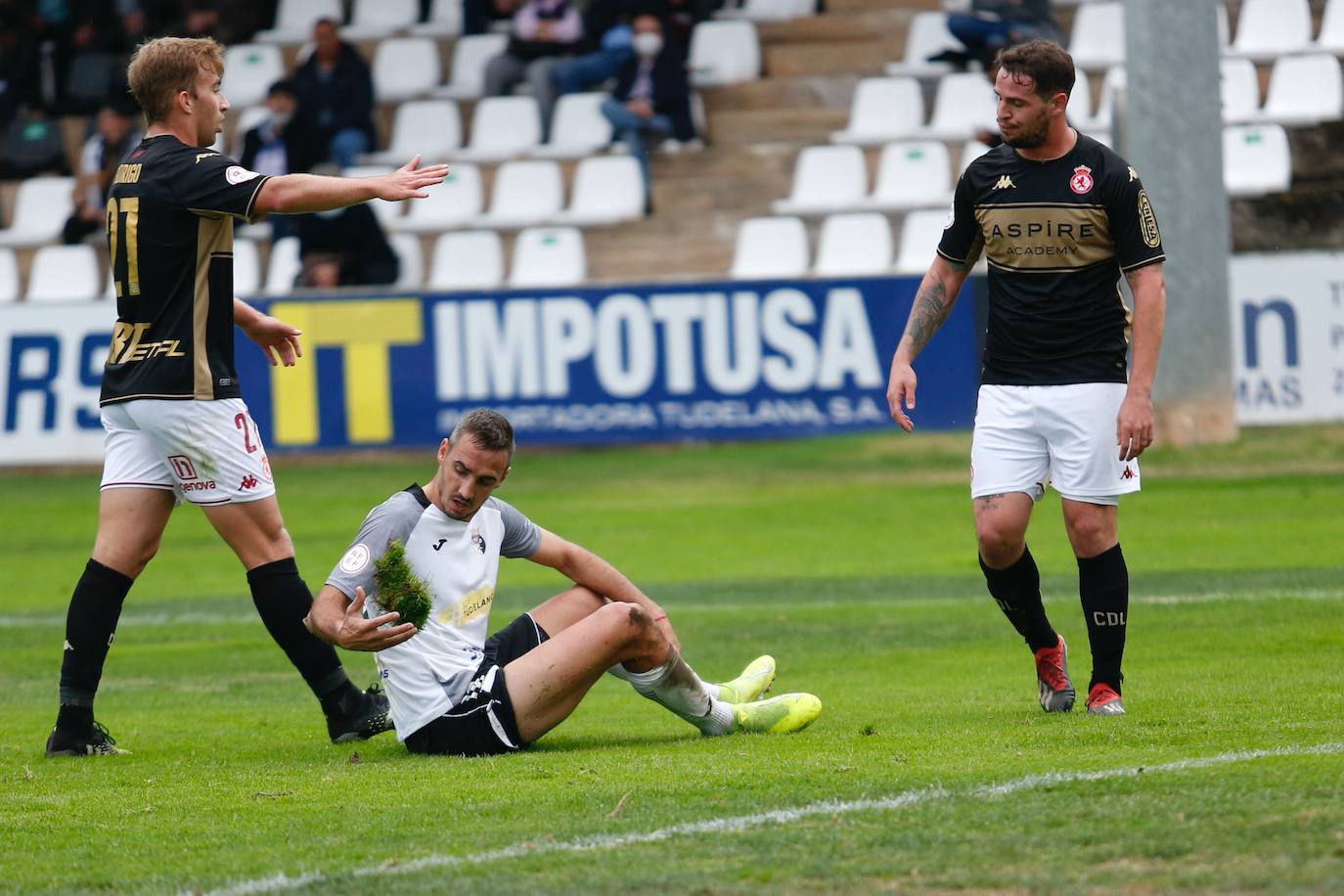 El conjunto leonés no pasa del empate (1-1) ante el colista del grupo 1 de la Primera RFEF.