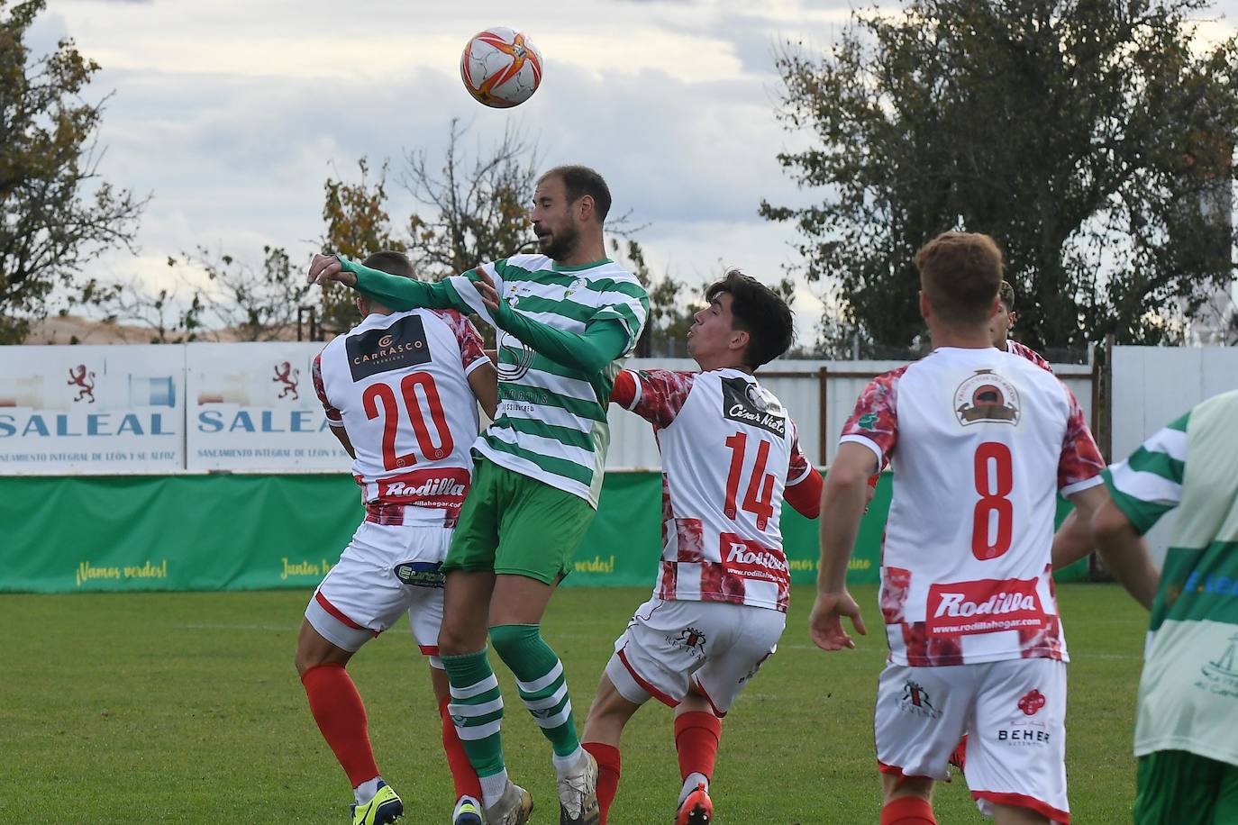 El conjunto leonés sufre la primera derrota del curso en Los Dominicos.