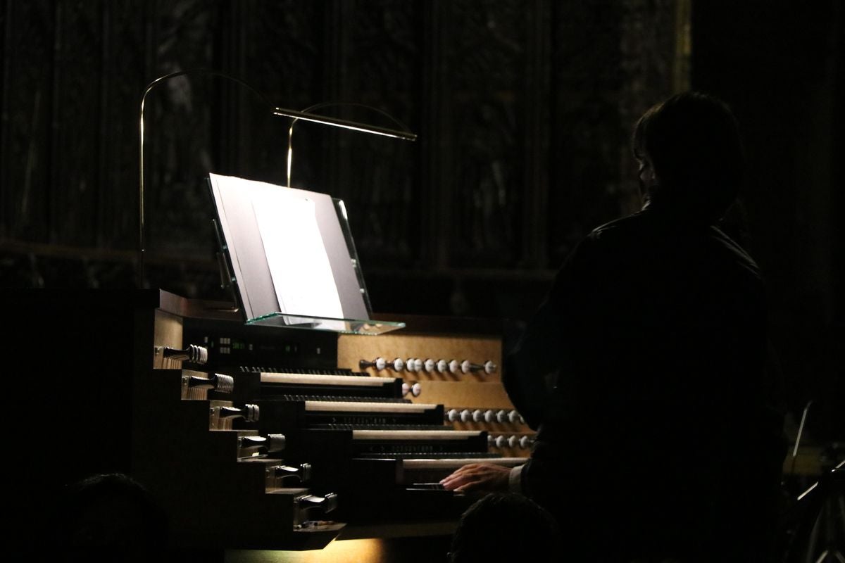 La Catedral de León acoge el II Ciclo Internacional de Órgano Catedral de León con un concierto a dos órganos de la mano de Germán González y Francisco Javier Jiménez.