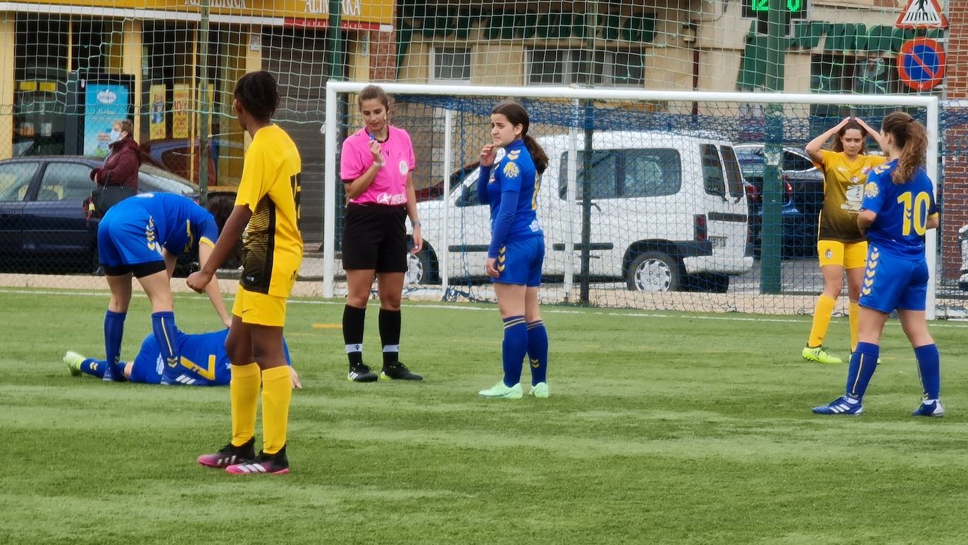 La I Copa Diputación de fútbol femenino ha servido para realizar un tributo a una de las grandes impulsoras de este deporte en la provincia