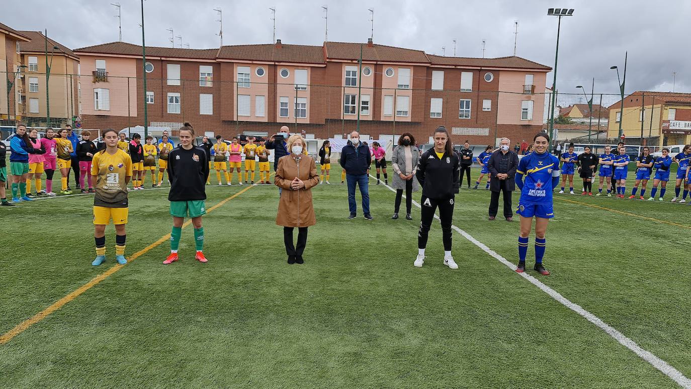 La I Copa Diputación de fútbol femenino ha servido para realizar un tributo a una de las grandes impulsoras de este deporte en la provincia