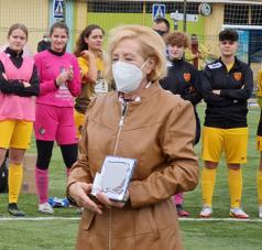 La I Copa Diputación de fútbol femenino ha servido para realizar un tributo a una de las grandes impulsoras de este deporte en la provincia