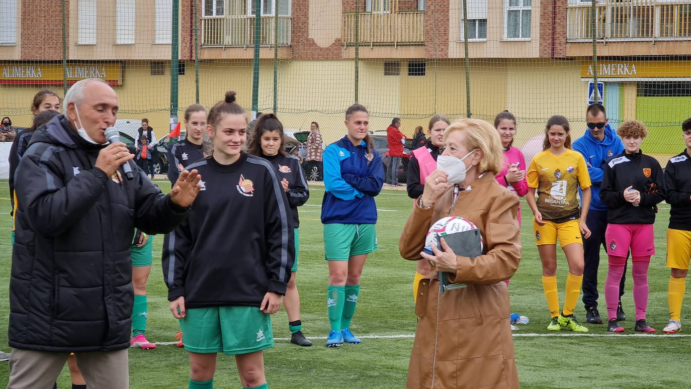 La I Copa Diputación de fútbol femenino ha servido para realizar un tributo a una de las grandes impulsoras de este deporte en la provincia