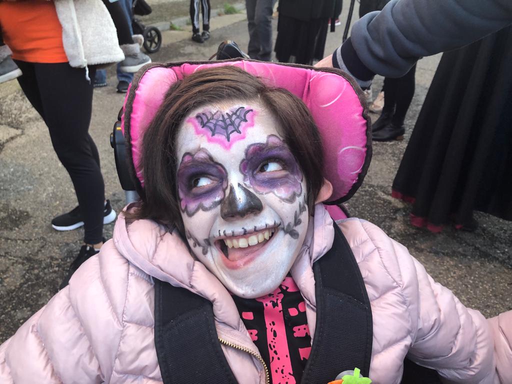 La localidad leonesa celebra la 'terrorífica' fiesta de Halloween con los más pequeños como grandes protagonistas. 