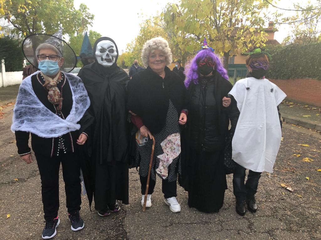 La localidad leonesa celebra la 'terrorífica' fiesta de Halloween con los más pequeños como grandes protagonistas. 