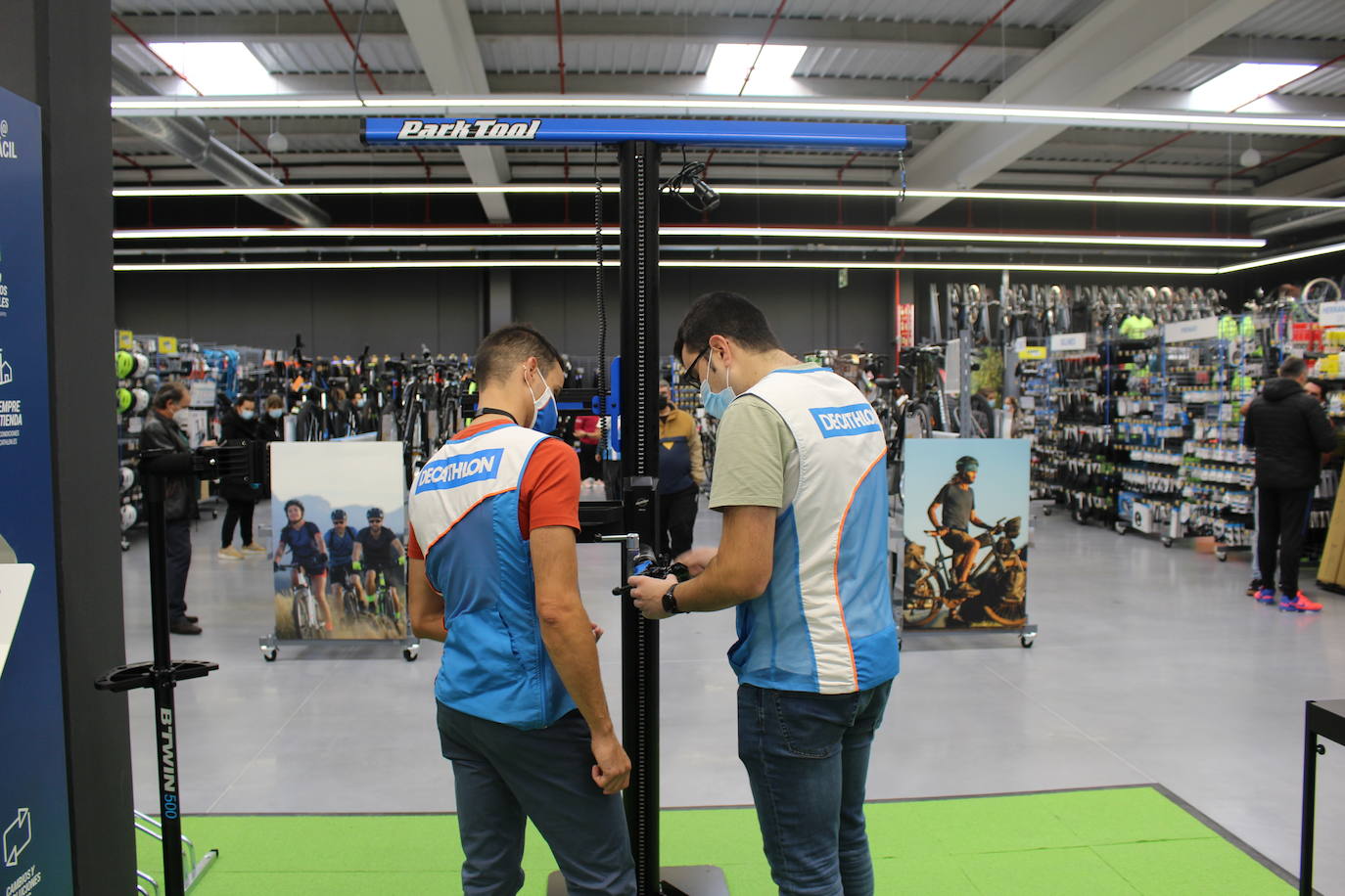 La tienda deportiva abre sus puertas este viernes 5 de noviembre con buena acogida por parte de los leoneses.