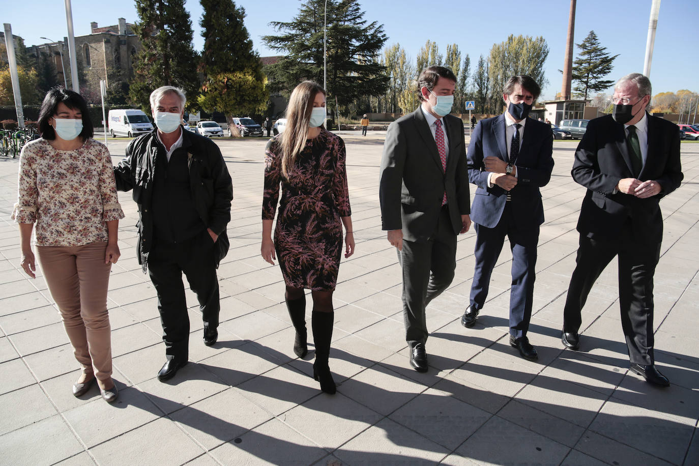 El presidente de la Junta de Castilla y León, Alfonso Fernández Mañueco, visita las obras del Conservatorio Profesional de Música de León. Junto a él, el consejero de Fomento, Juan Carlos Suárez-Quiñones y la delegada territorial de la Junta, Ester Muñoz.