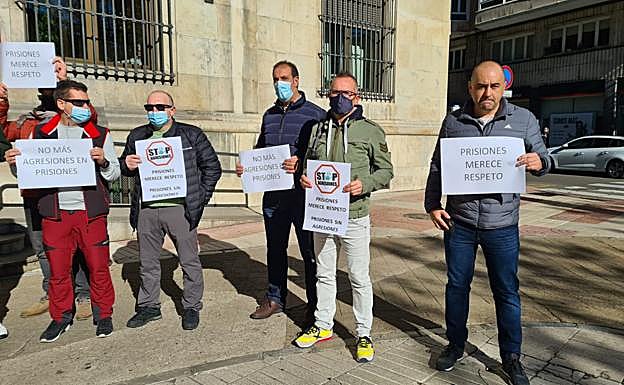 Galería. Protestas ante la Subdelegación del Gobierno.