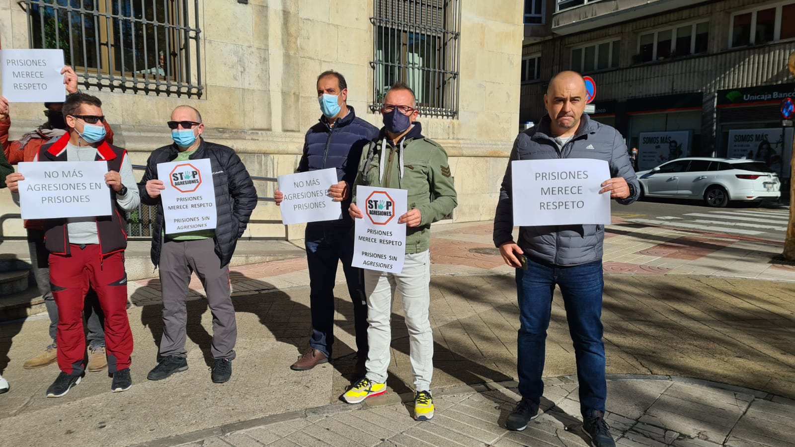 Los funcionarios se concentran para reclamar más protección y autoridad.