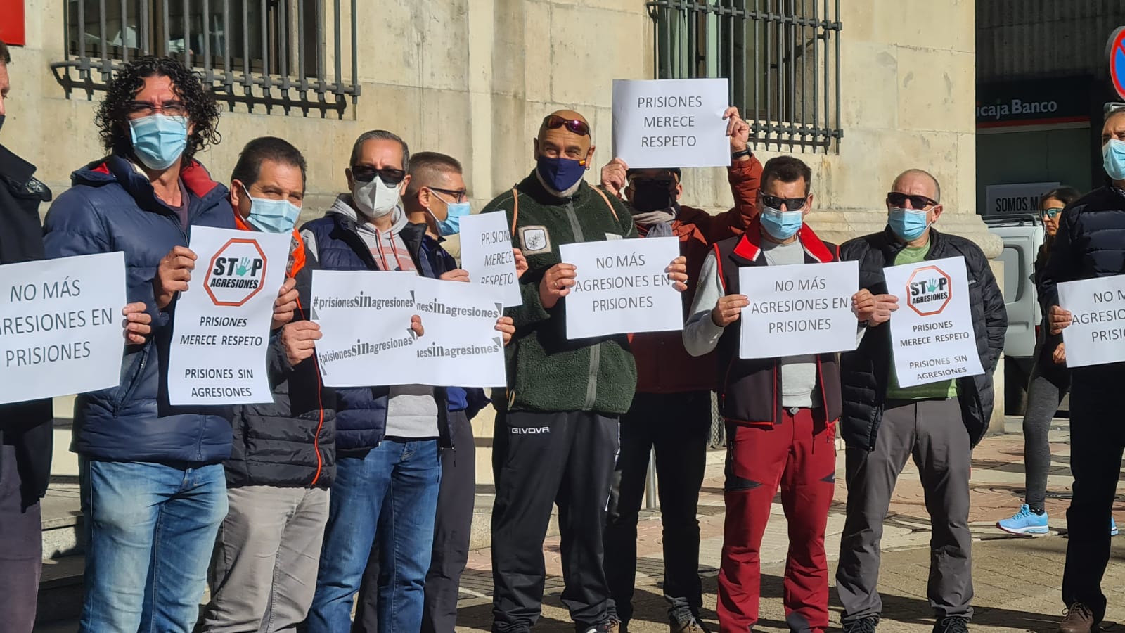 Los funcionarios se concentran para reclamar más protección y autoridad.