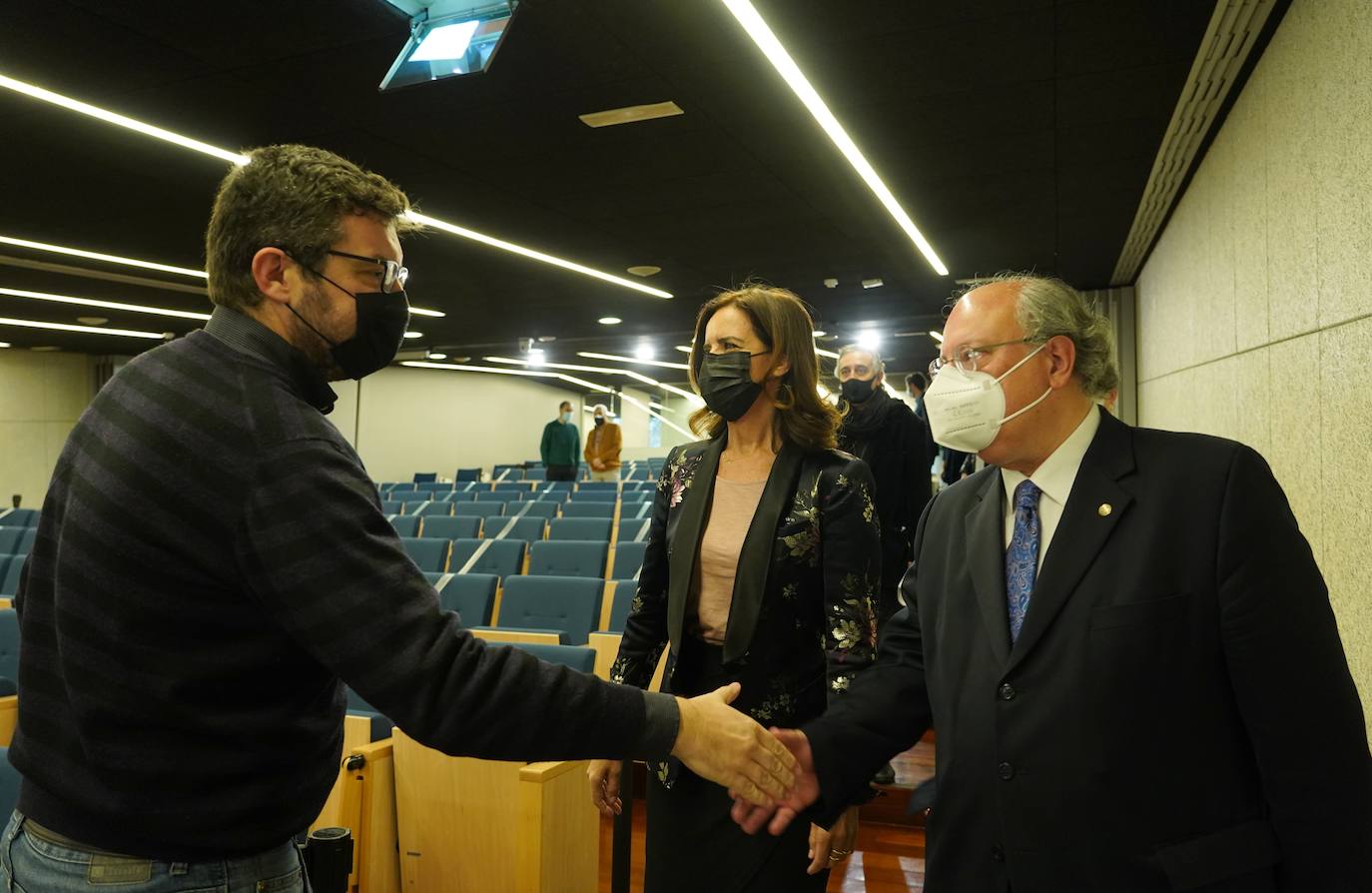 La consejera en su visita al CES. 