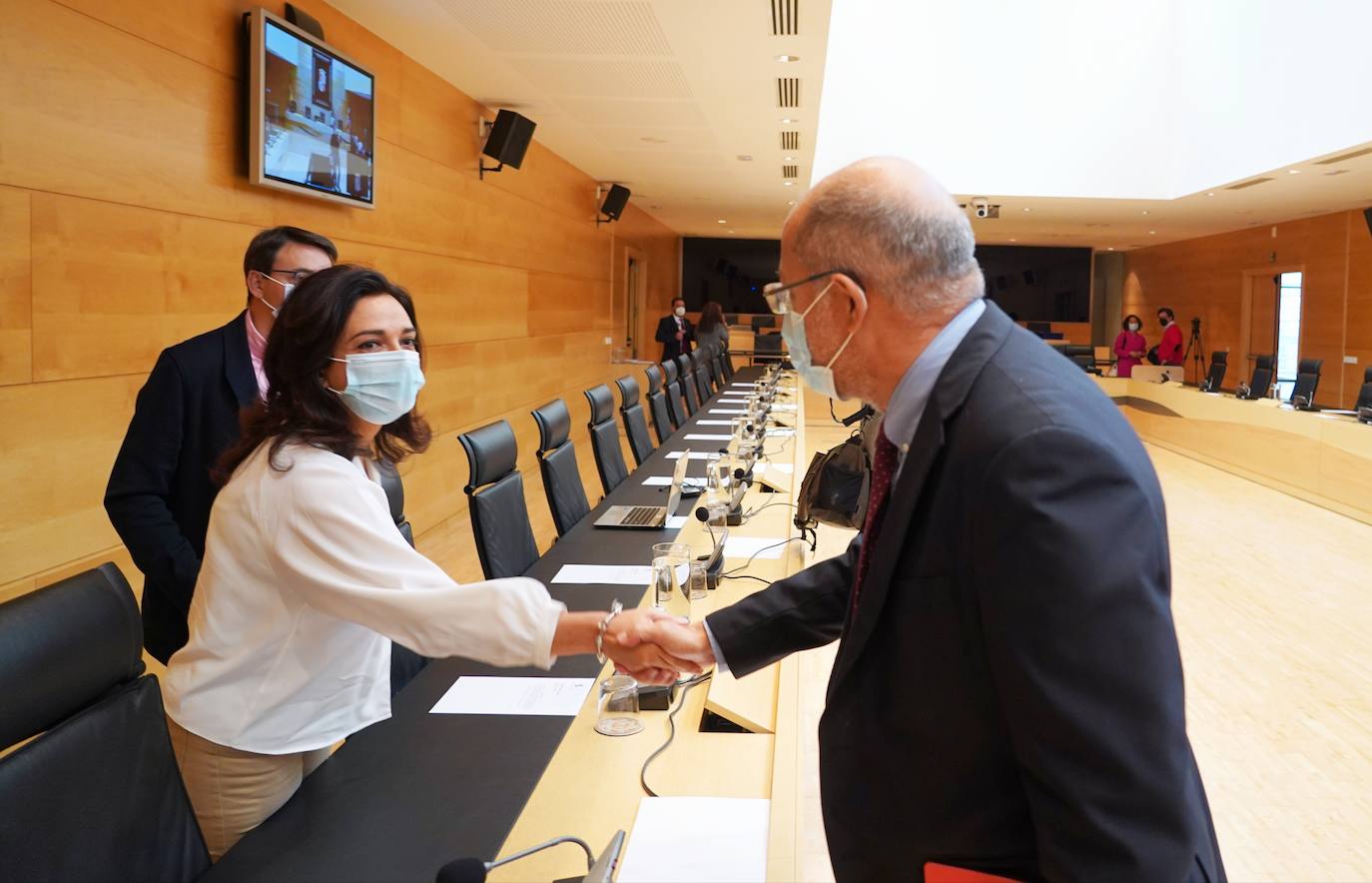 El consejero de Transparencia, Ordenación del Territorio y Acción Exterior, Francisco Igea, presenta los presupuestos para 2022 de su departamento ante la Comisión de Economía y Hacienda de las Cortes.