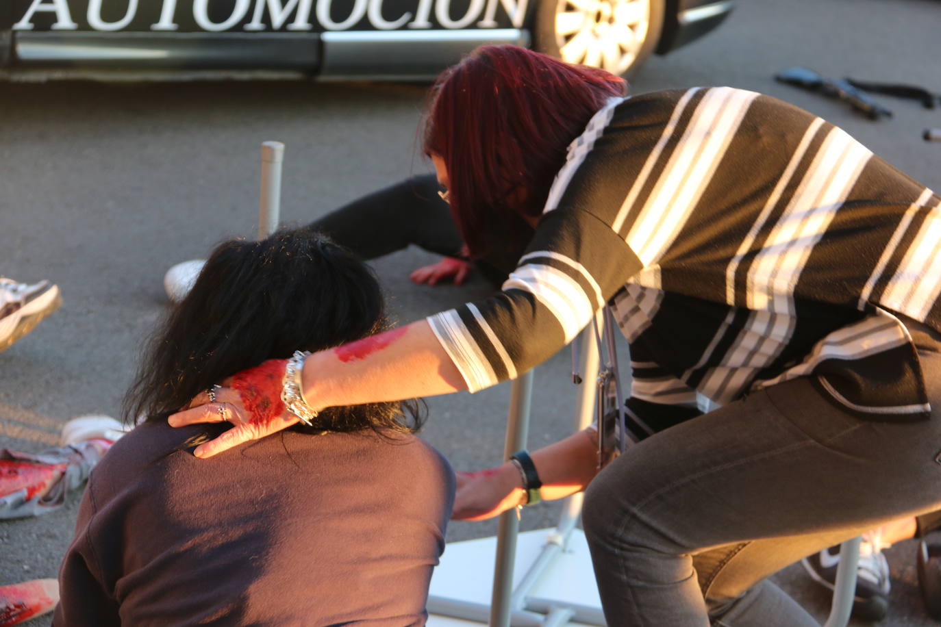 La capital se convierte en el escenario de un espectacular simulacro en el que intervienen diferentes cuerpos de seguridad y emergencias sanitarias | La actividad, que se ha dividido en dos ejercicios concatenados, se enmarca en el XV congreso SEMES que se celebra en el Palacio de Exposiciones desde el jueves