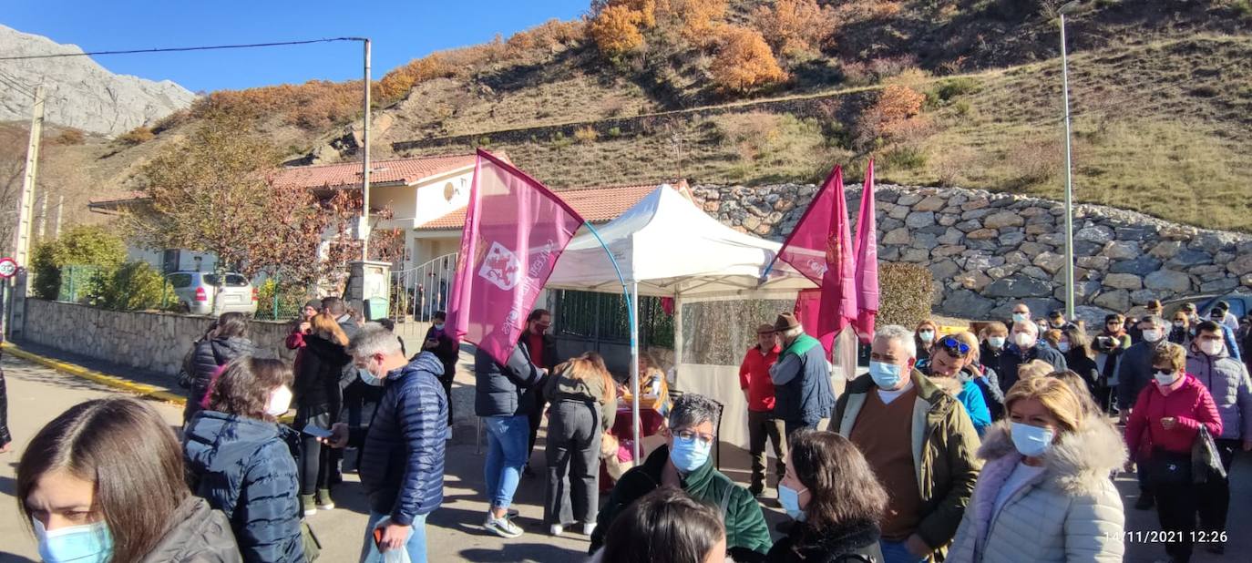 Fotos: Stand de Conceyu en Vegacervera