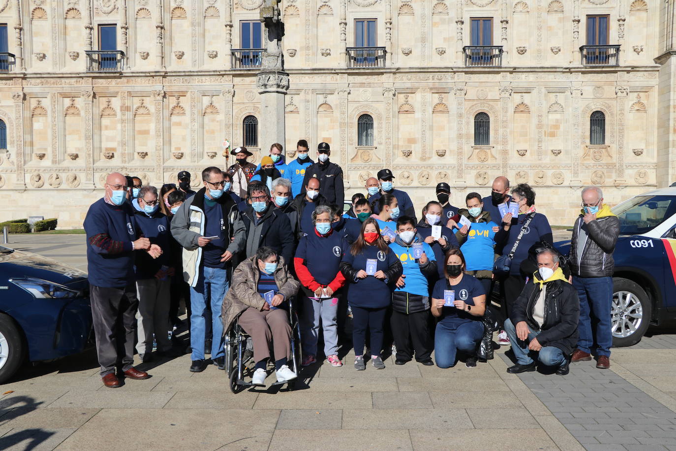 Medio centenar de personas con capacidades diferentes participan en una jornada junto a la Policía Nacional para demostrar que el Camino de Santiago es accesible para todos | La delegada del Gobierno en la comunidad, Virginia Barcones, agradece a las cuatro asociaciones involucradas -Amidown León, Asprona León, Moteros Solidarios y Aderle- su papel social.