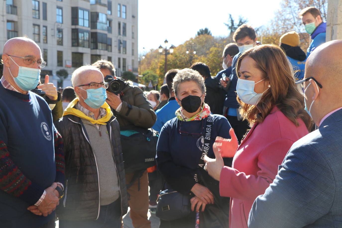 Medio centenar de personas con capacidades diferentes participan en una jornada junto a la Policía Nacional para demostrar que el Camino de Santiago es accesible para todos | La delegada del Gobierno en la comunidad, Virginia Barcones, agradece a las cuatro asociaciones involucradas -Amidown León, Asprona León, Moteros Solidarios y Aderle- su papel social.