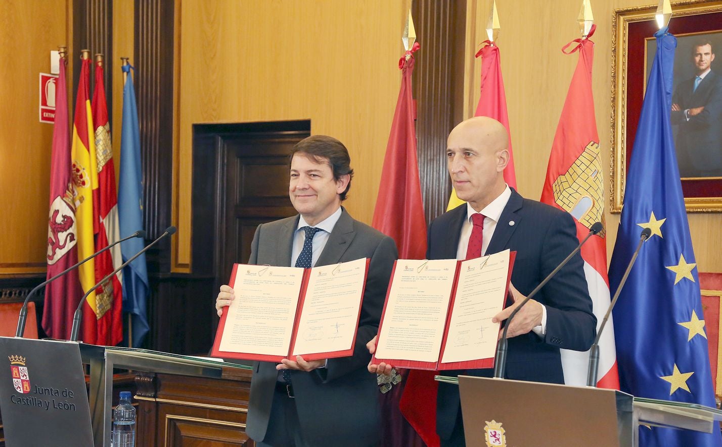 El presidente de la Junta, Alfonso Fernández Mañueco, rubrica el acuerdo de ampliación junto con el alcalde de la ciudad, José Antonio Diez | La inversión inicial asciende a 10 millones de euros | La Junta coordinará las expropiaciones y venta de parcelas. 