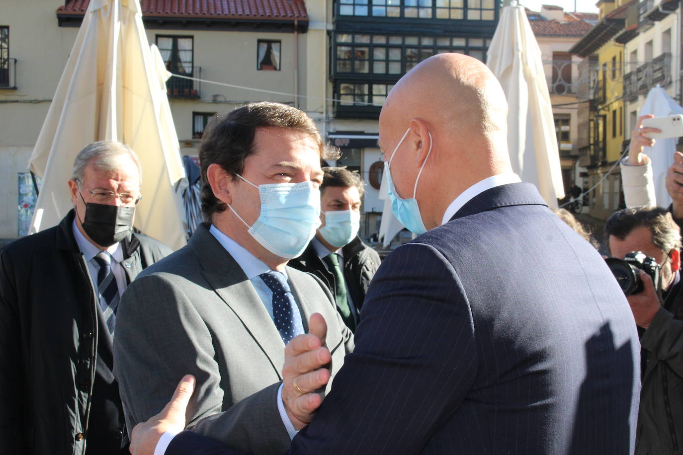 El presidente de la Junta, Alfonso Fernández Mañueco, rubrica el acuerdo de ampliación junto con el alcalde de la ciudad, José Antonio Diez | La inversión inicial asciende a 10 millones de euros | La Junta coordinará las expropiaciones y venta de parcelas. 