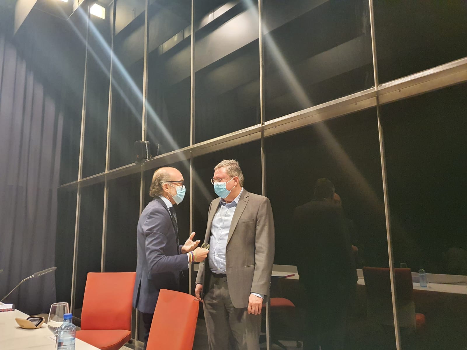 El consejero de Cultura y Turismo de la Junta, Javier Ortega, presenta al nuevo director del Musac, Álvaro Rodríguez Fominaya