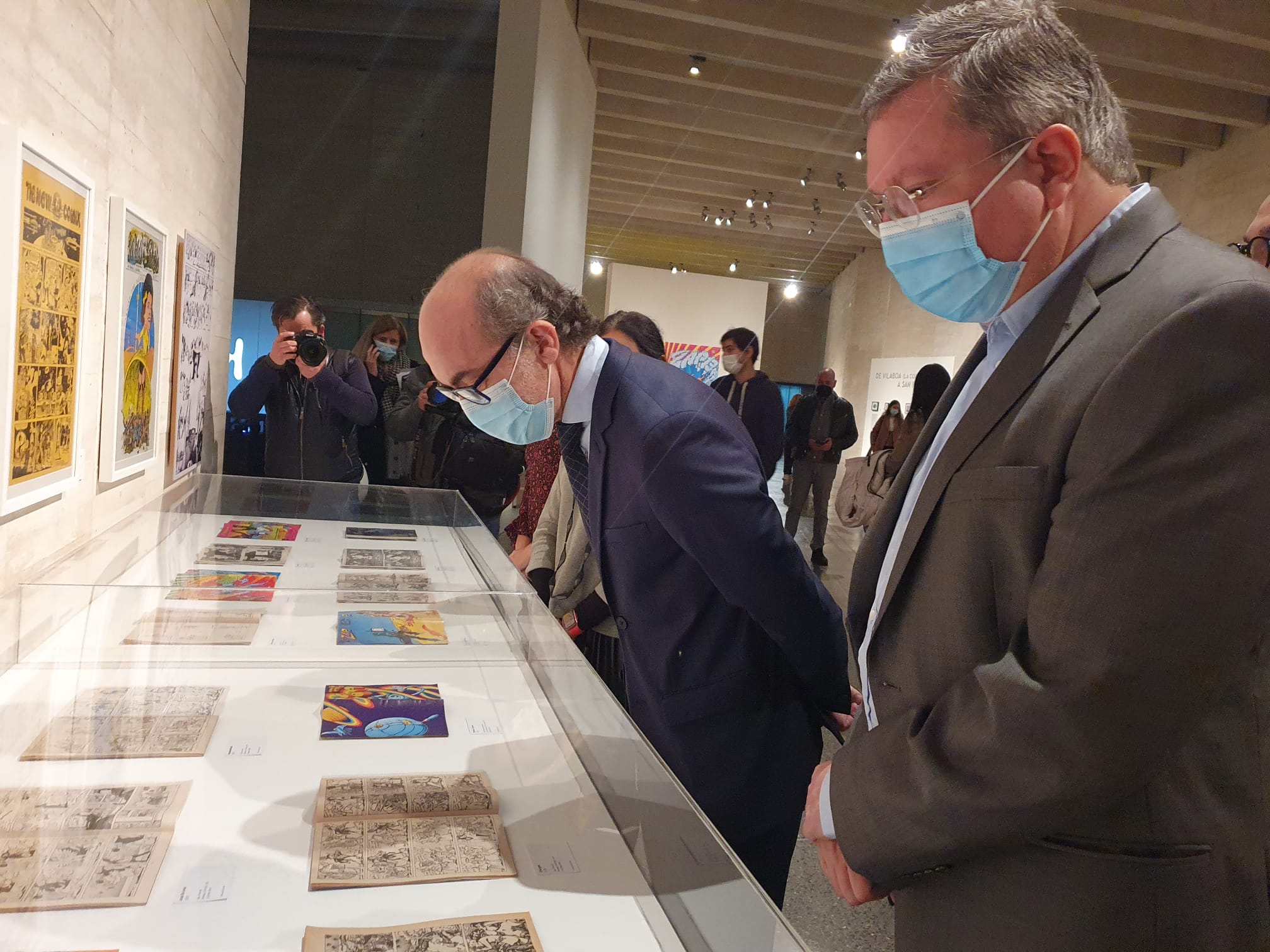 El consejero de Cultura y Turismo de la Junta, Javier Ortega, presenta al nuevo director del Musac, Álvaro Rodríguez Fominaya