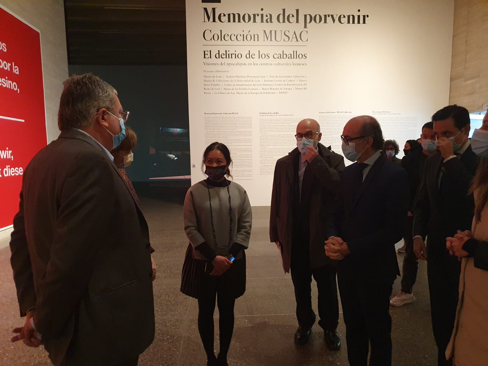 El consejero de Cultura y Turismo de la Junta, Javier Ortega, presenta al nuevo director del Musac, Álvaro Rodríguez Fominaya