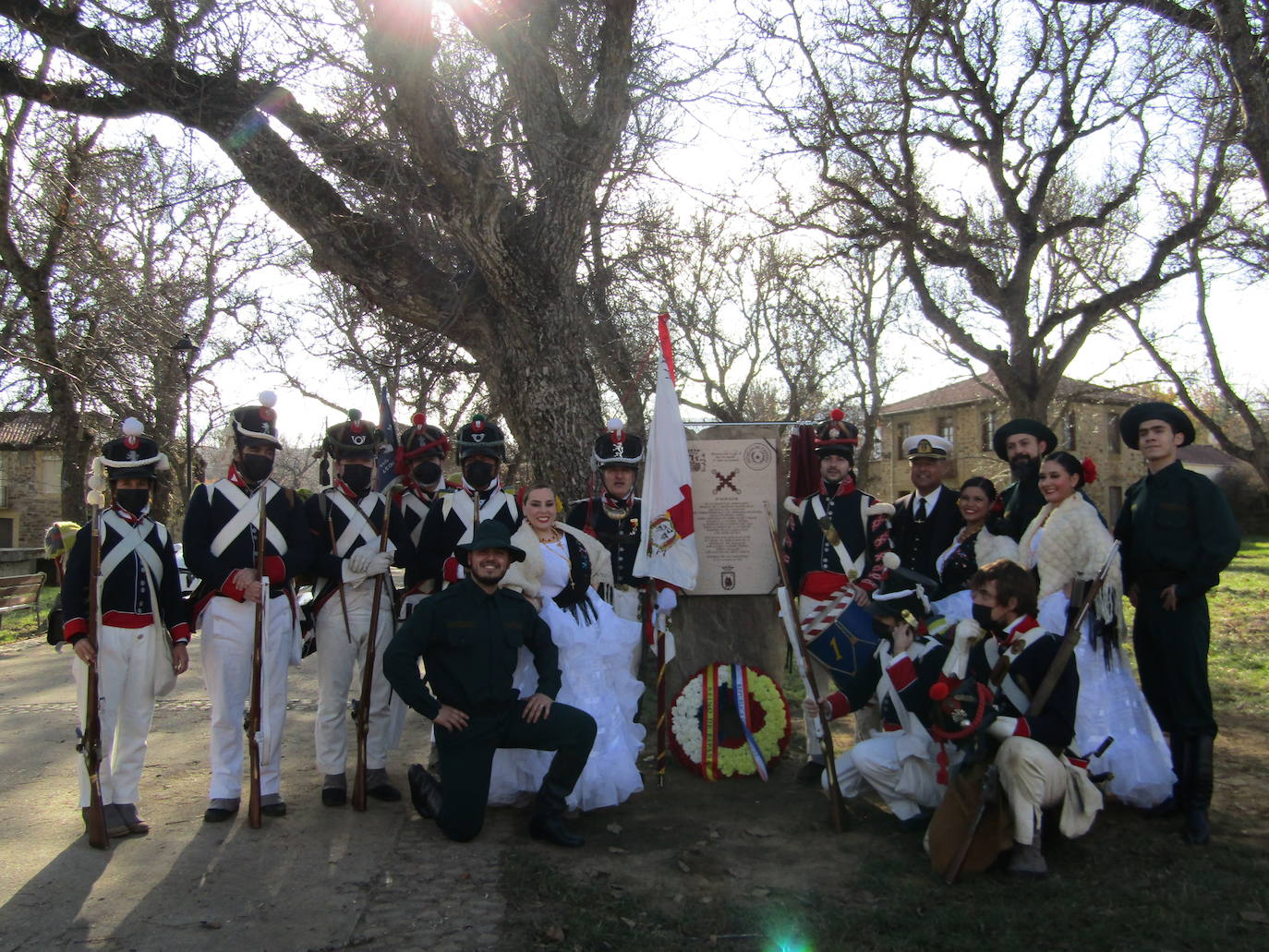 Turienzo de los Caballeros ha homenajeado este sábado a los soldados españoles y uruguayos que el 2 de enero de 1809 perdieorn la vida al ser alcanzados en su retirada de Atorga por la caballería francesa del general Franceschi en un combate en la carretera que ascendía hasta Foncebadón.