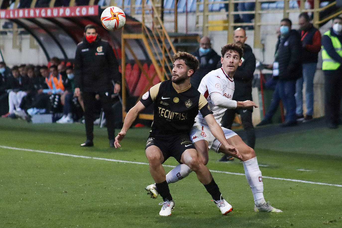 El conjunto leonés recibía en el Reino de León a los madrileños en una nueva jornada de la competición liguera.