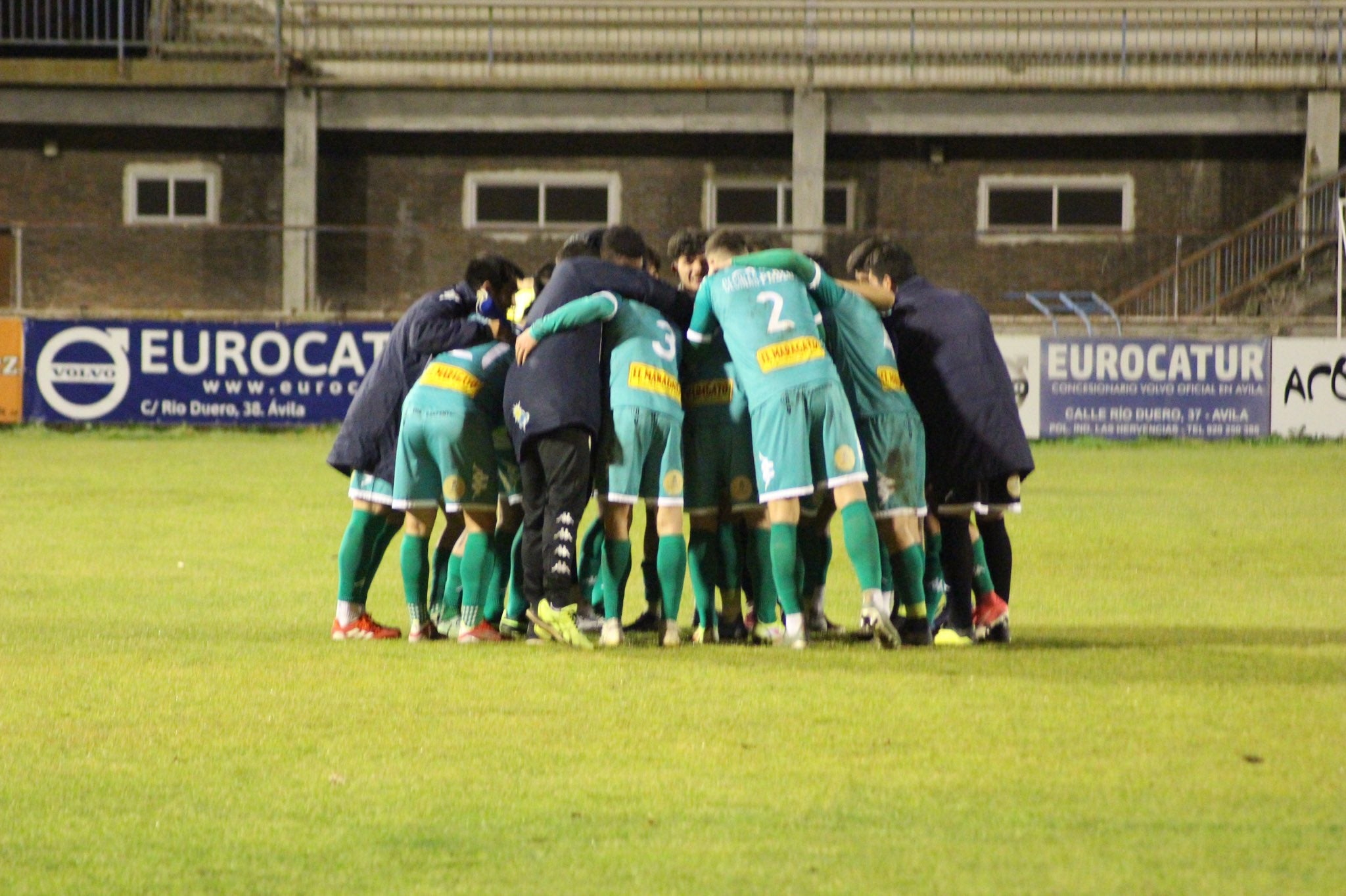 El Atlético Astorga celebra su triunfo en Ávila.