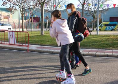 Imagen secundaria 1 - Varias imágenes a la salida de la marcha.