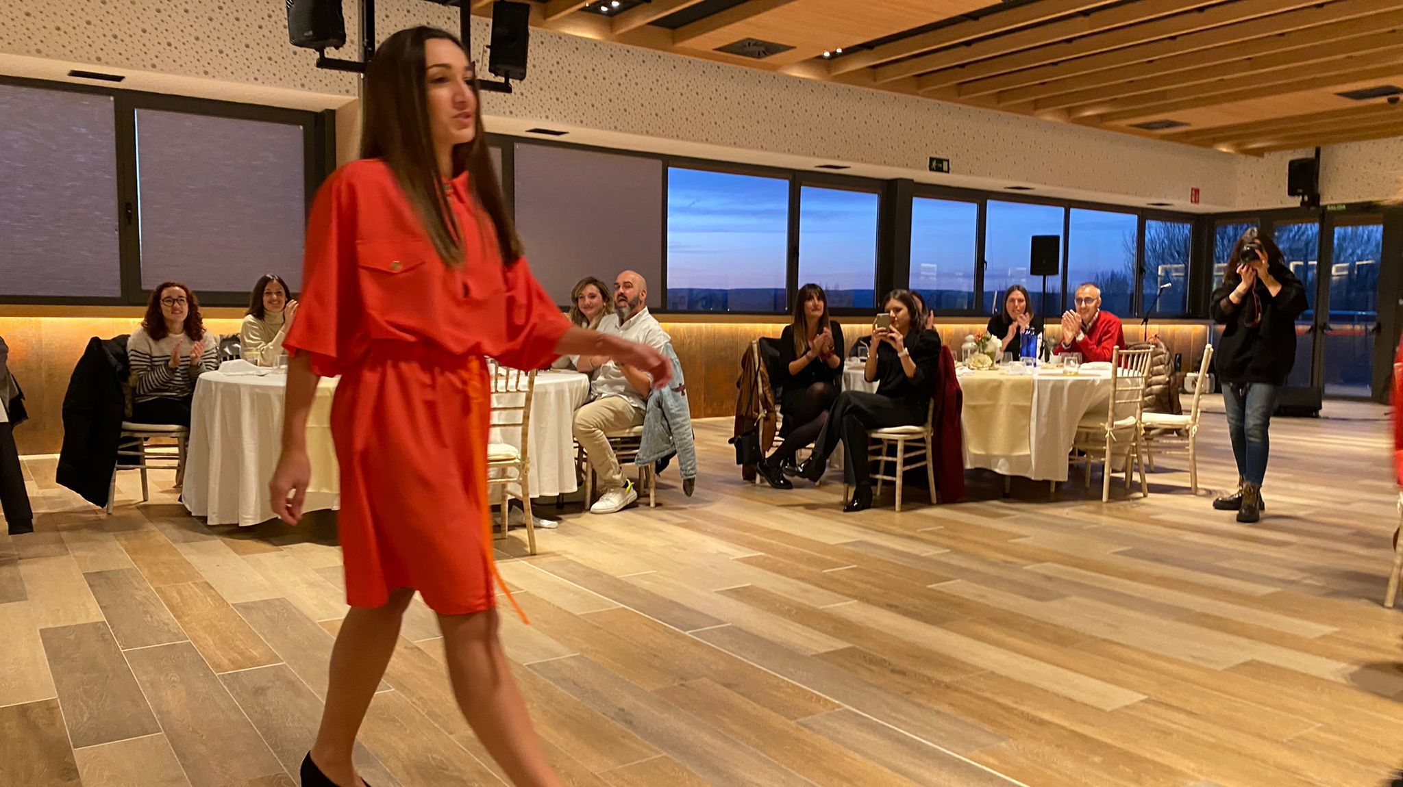 La Trail Fashion Week ha combinado deportes, música y moda en una tarde con un fin único: recaudar fondos para la investigación de la esclerosis múltiple.