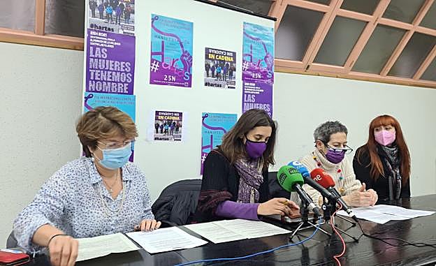 Rueda de prensa de la Plataforma contra la Violencia Machista de León para exponer los actos del 25-N.