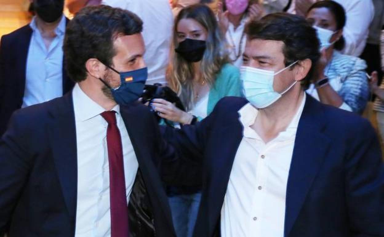 Pablo Casado tiene previsto acudir el sábado a León a la cumbre de presidentes, donde coincidiría con Alfonso Fernández Mañueco.