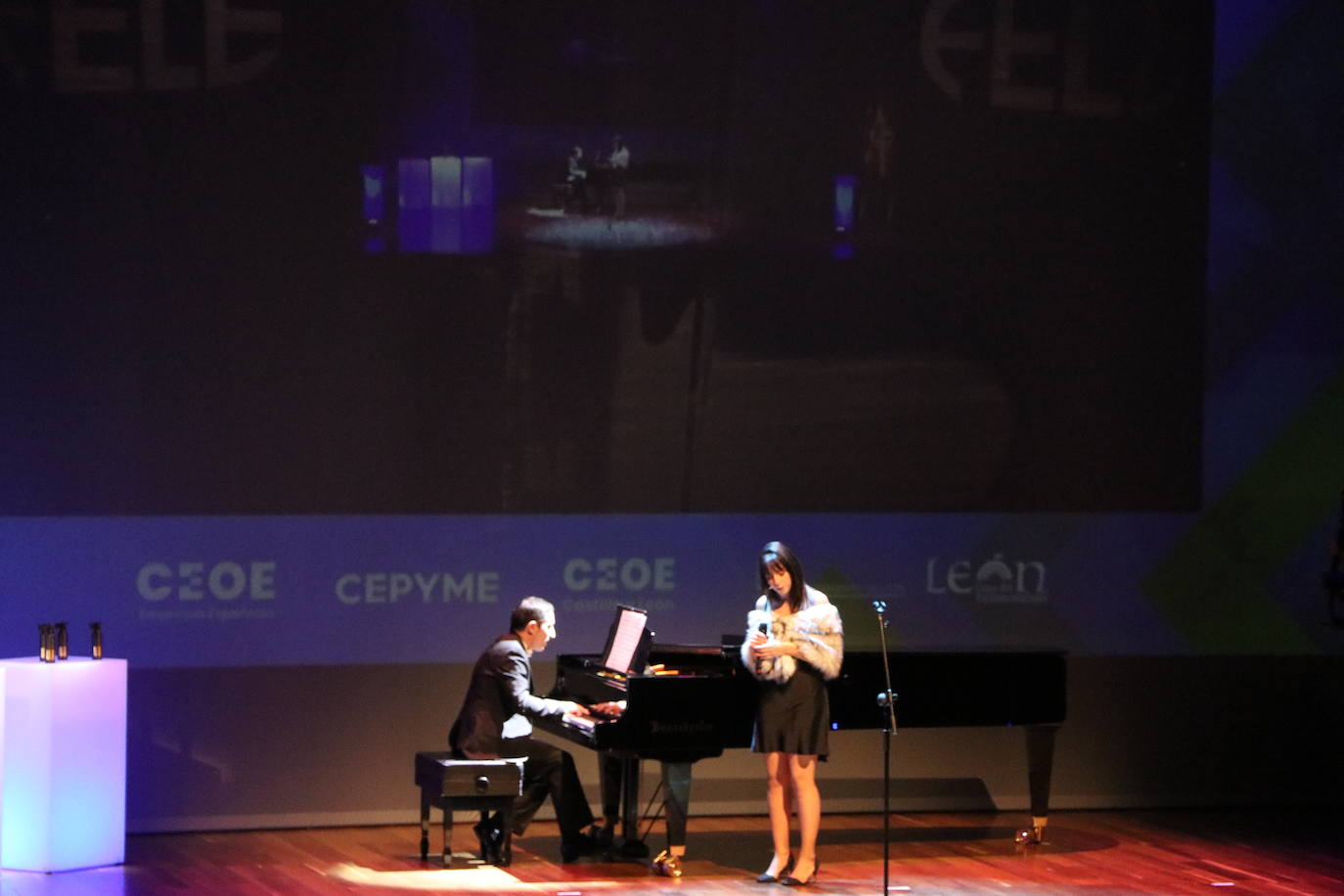 La gala de la FELE ha reunido a la sociedad leonesa para galardonar a TECOI. 