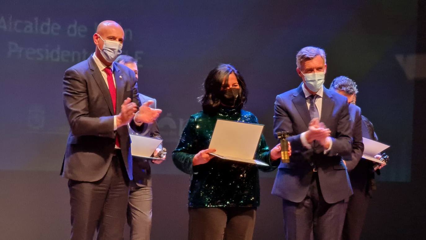 La gala de la FELE ha reunido a la sociedad leonesa para galardonar a TECOI. 